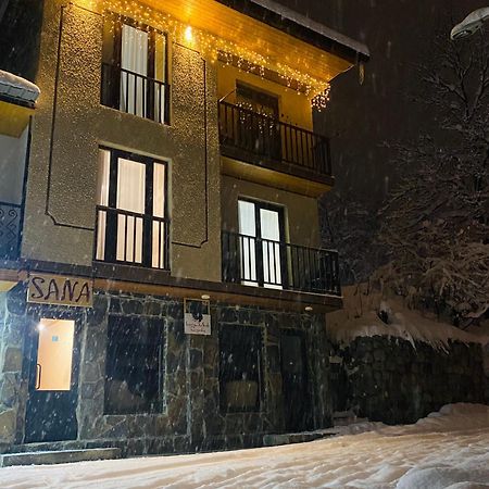 Sana Guest House Mestia Zewnętrze zdjęcie