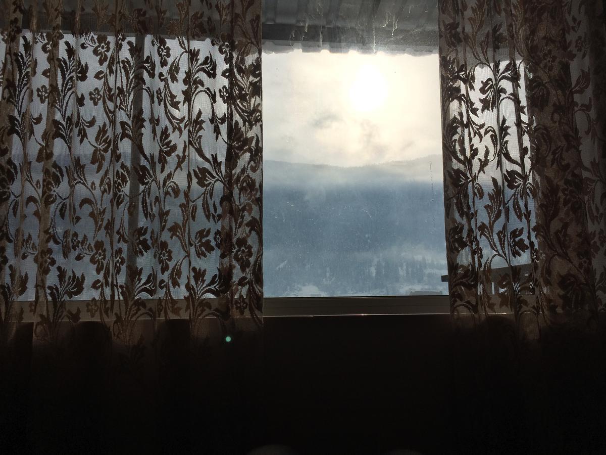 Sana Guest House Mestia Zewnętrze zdjęcie